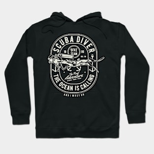 Scuba Diver: The Ocean is Calling Vintage Design Hoodie